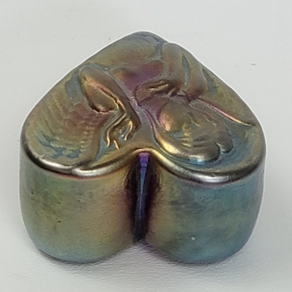 Robert Held Art Glass Angel Iridescent Heart Paperweight - Picture 3 of 8